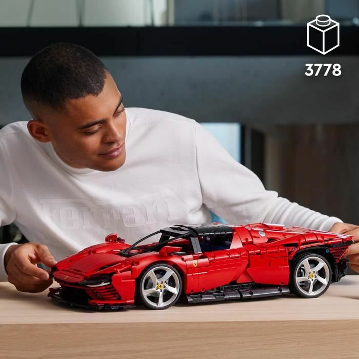 Строительный набор   Lego Technic 42143 Ferrari Daytona SP3          